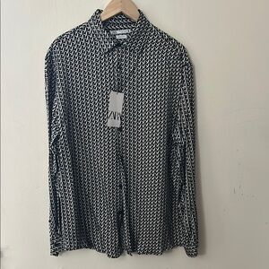Zara Men’s Black and White Viscosa (silk sub) Soft Shirt size Large Father’s Day